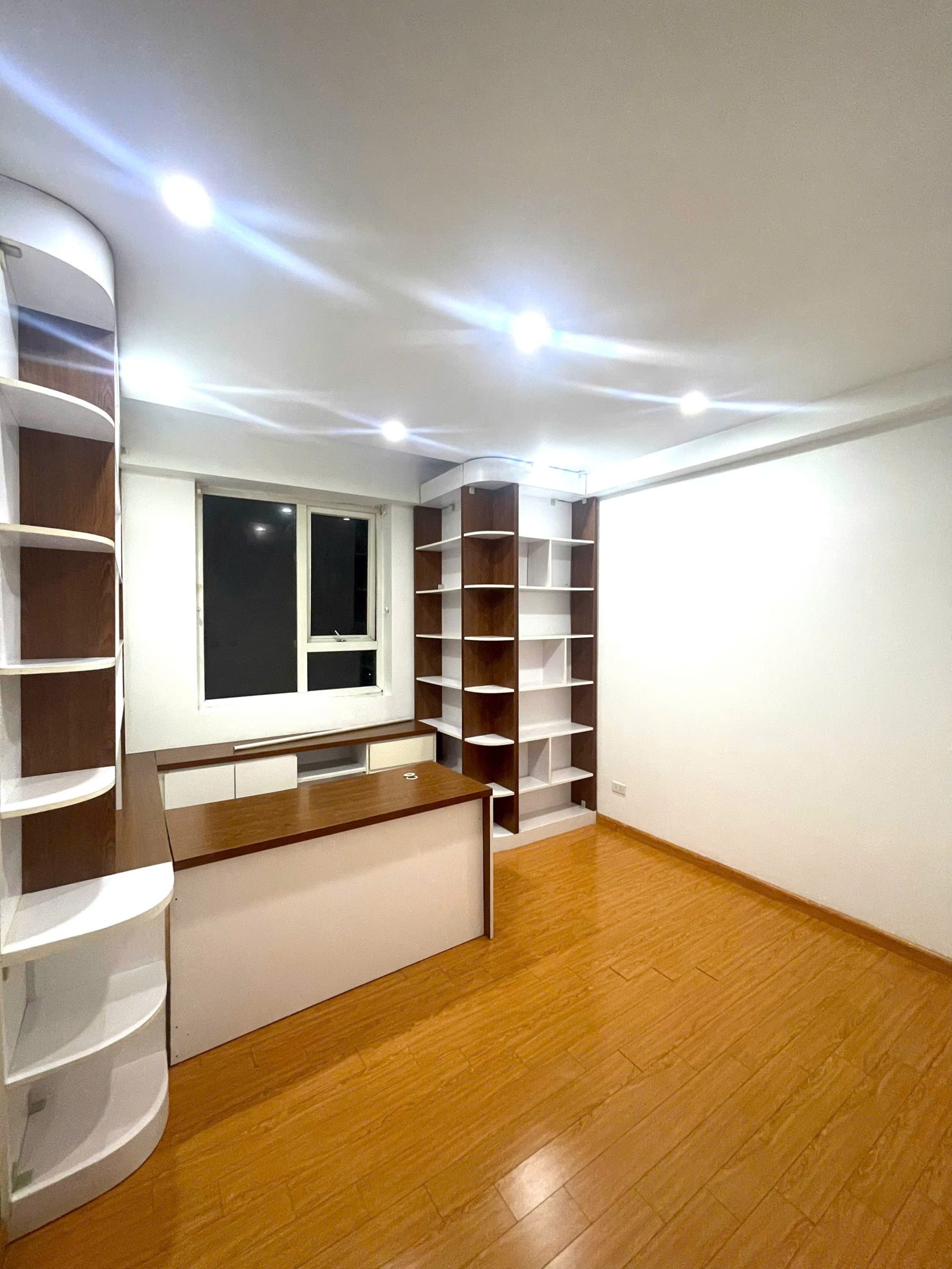 BÁN CĂN HỘ RỘNG 115M - GOLDMARK CITY - Giá chỉ 11 tỷ tầng đẹp View thoáng