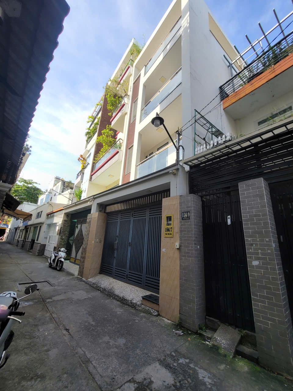 BÁN NHÀ TÂN PHÚ - GẦN LŨY BÁN BÍCH,VƯỜN LÀI - 9.8 TỶ