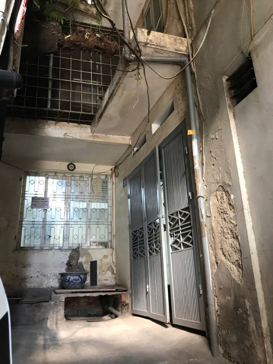 Cho thuê tầng 1 + gác lửng tại số 10 ngõ 738 đường Láng