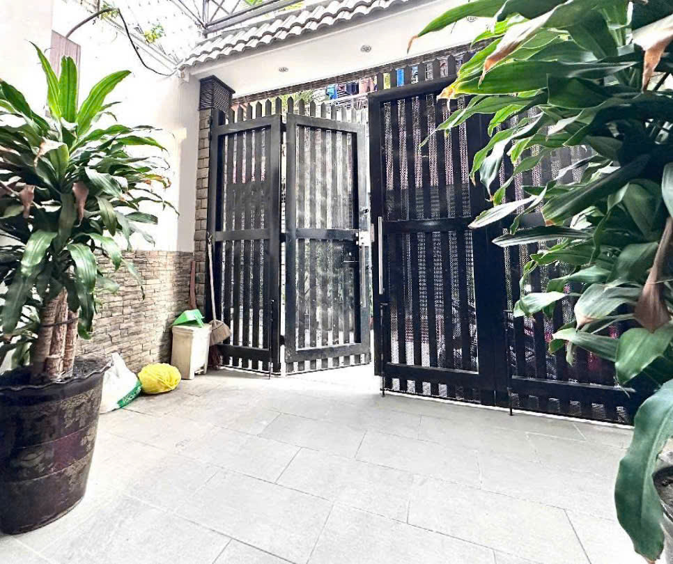 Nhà đẹp ngay Ngã Tư Bảy Hiền – QUẬN TÂN BÌNH – 4.3 x 14 m – 5 Tầng – 8.5 tỷ