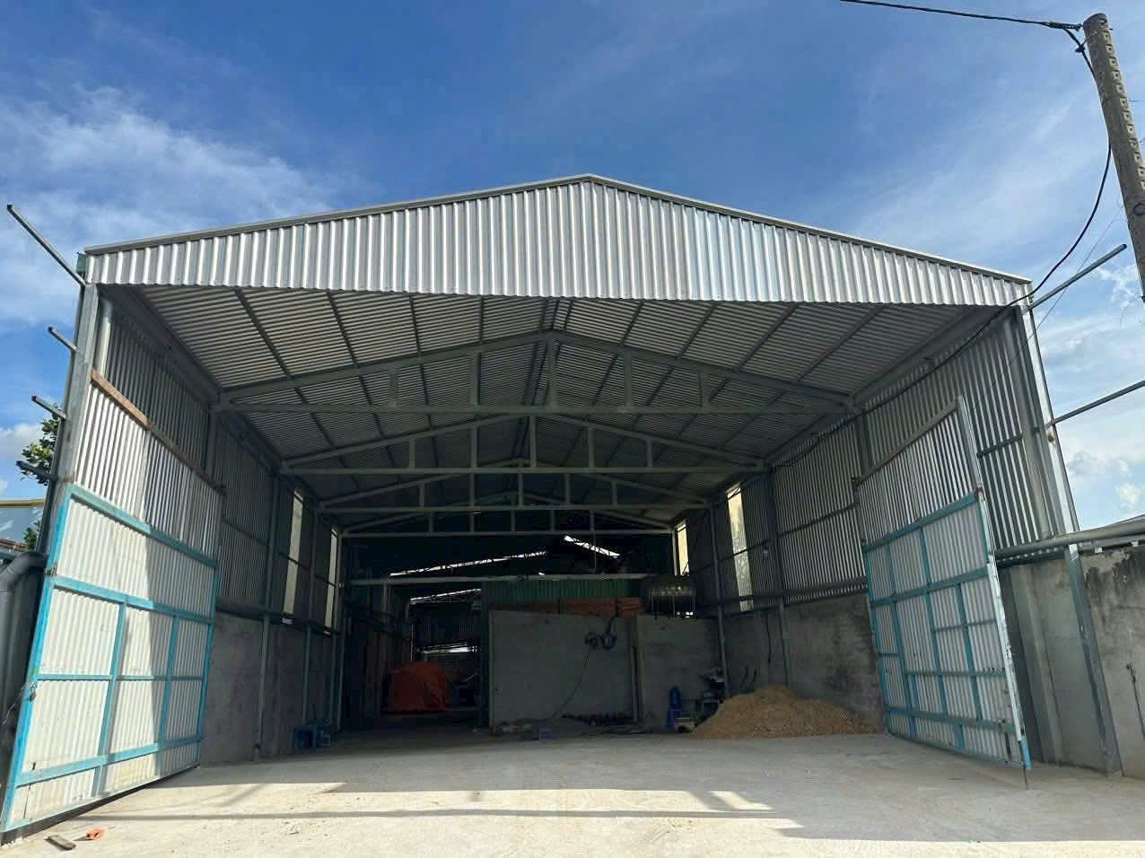 Bán nhà kho xã Hòa Khánh Nam , Đức Hòa dt 660m2 thổ ,điện 3 pha đường xe tải giá 4,3 tỷ