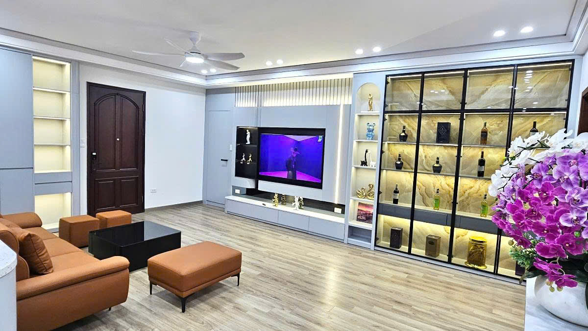 Nhà mặt phố Kim Mã Ba Đình 38m² 5 tầng mặt tiền 3.3m giá 23 tỷ