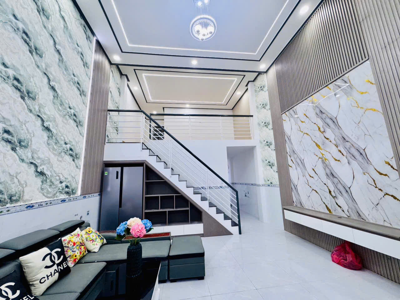 NHÀ NGAY NGÃ TƯ GA, QUA GÒ VẤP GẦN, NGANG 5M RỘNG ĐẸP, GIÁ YÊU THƯƠNG