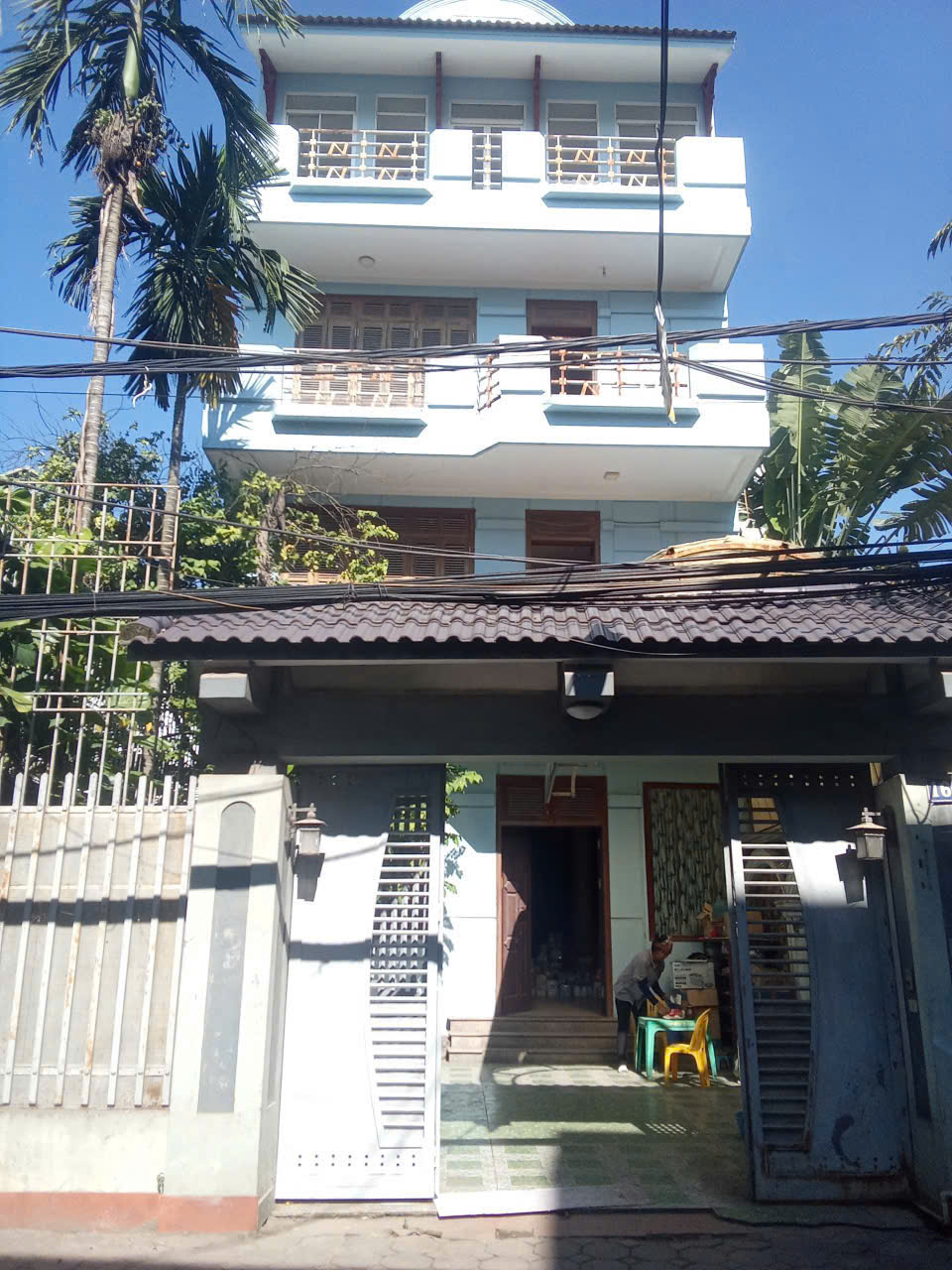 CHO THUÊ NHÀ ĐẸP 3.5 TẦNG – SÂN RỘNG – TẠI LONG BIÊN, HÀ NỘI