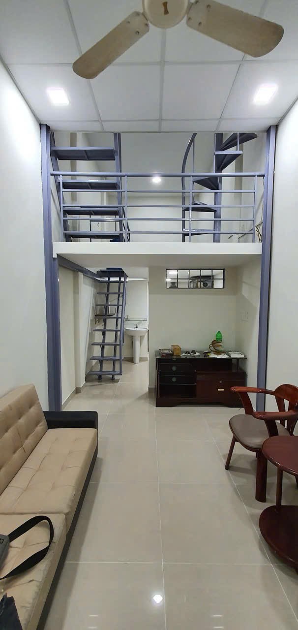 Chính chủ cho thuê nhà nguyên căn mới 1 lửng,1 lầu,sạch sẽ, thoáng mát.