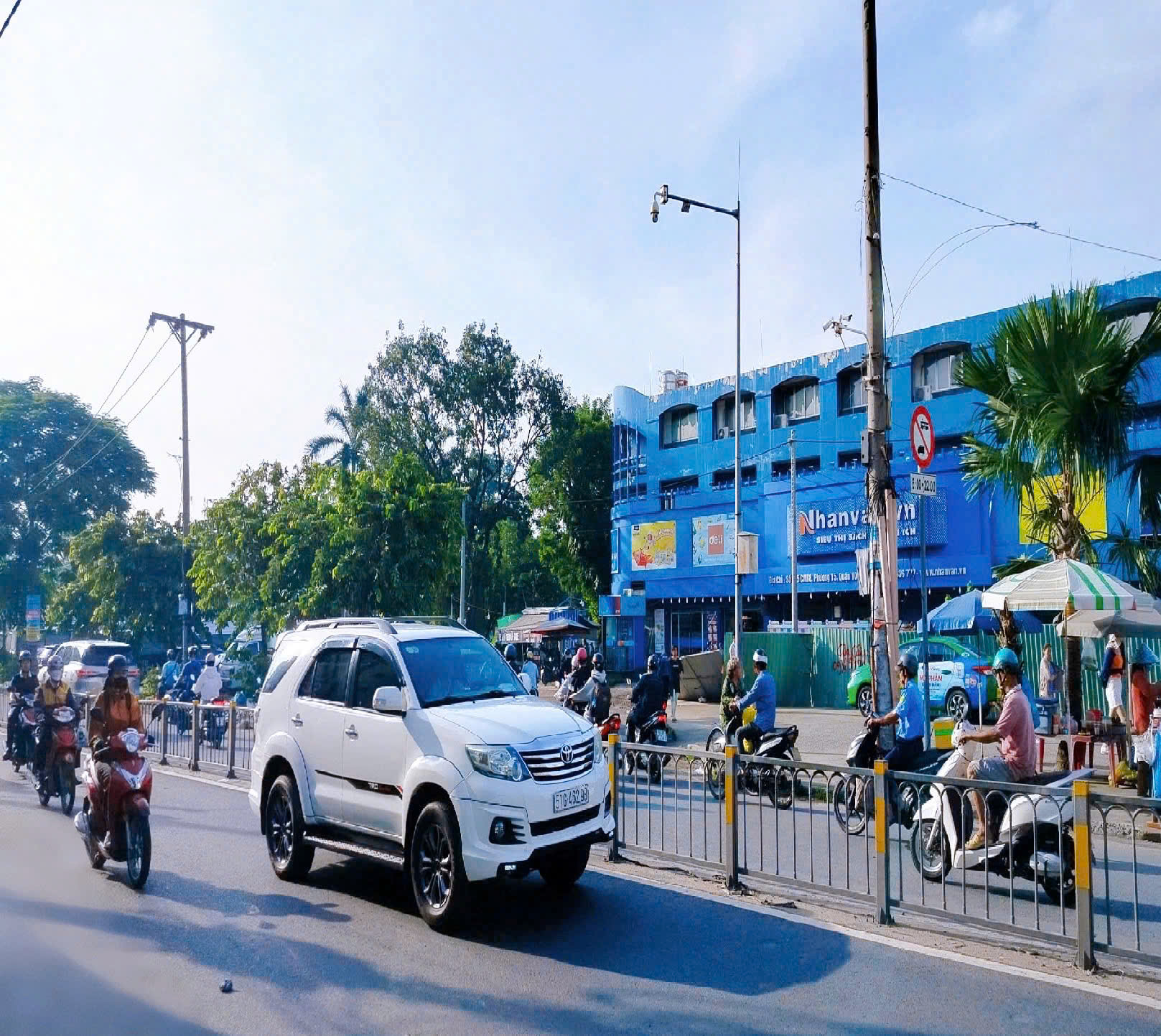 Nhà hẻm Ô tô Cách Mạng Tháng Tám - QUẬN TÂN BÌNH - 80 m2 Vuông vức - 7.5 tỷ