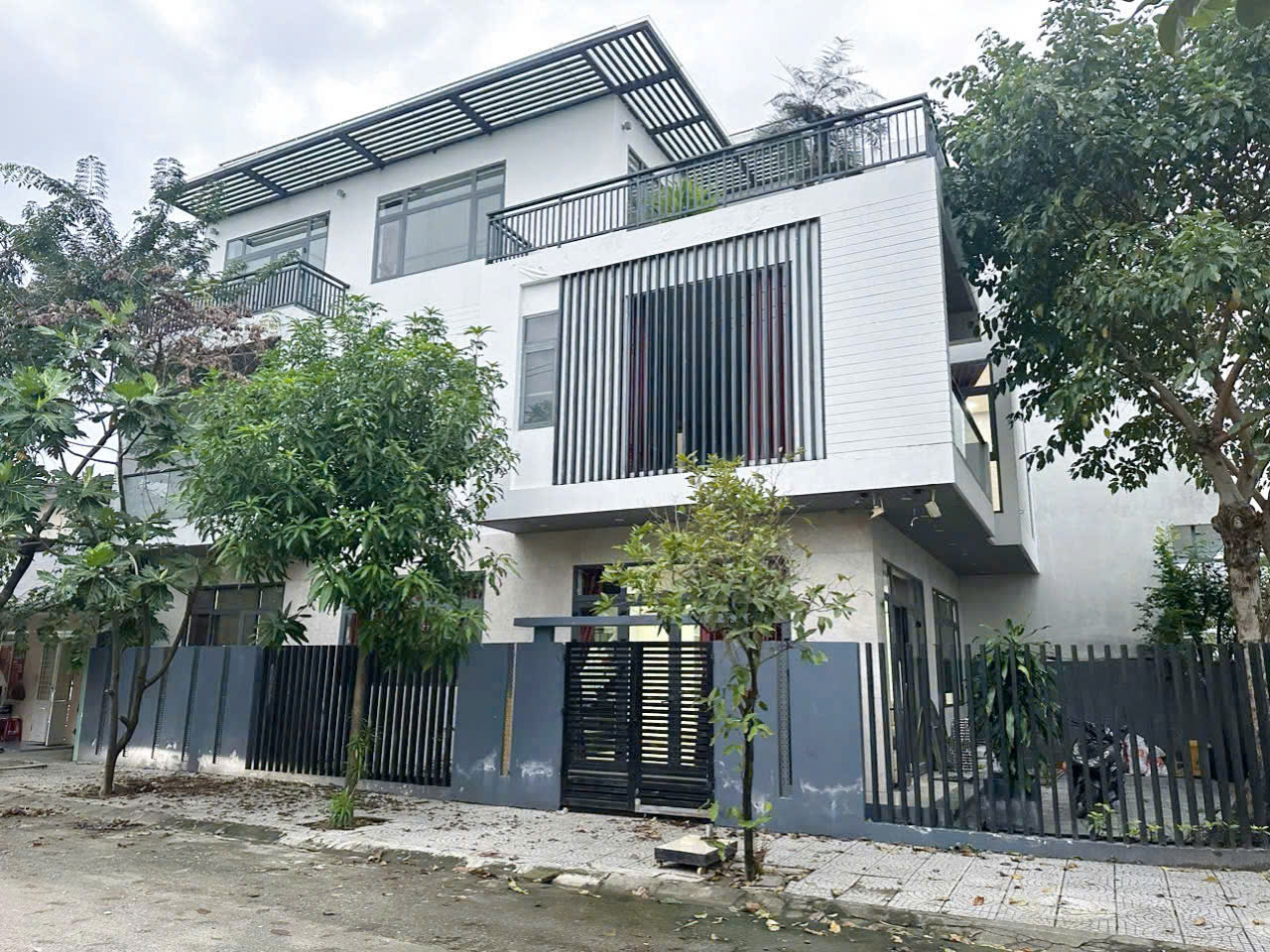 CẦN CHO THUÊ NHÀ BIỆT THỰ 4 TẦNG 2 MẶT TIỀN – 46 ĐÀO SƯ TÍCH - HÒA MINH - ĐÀ NẴNG