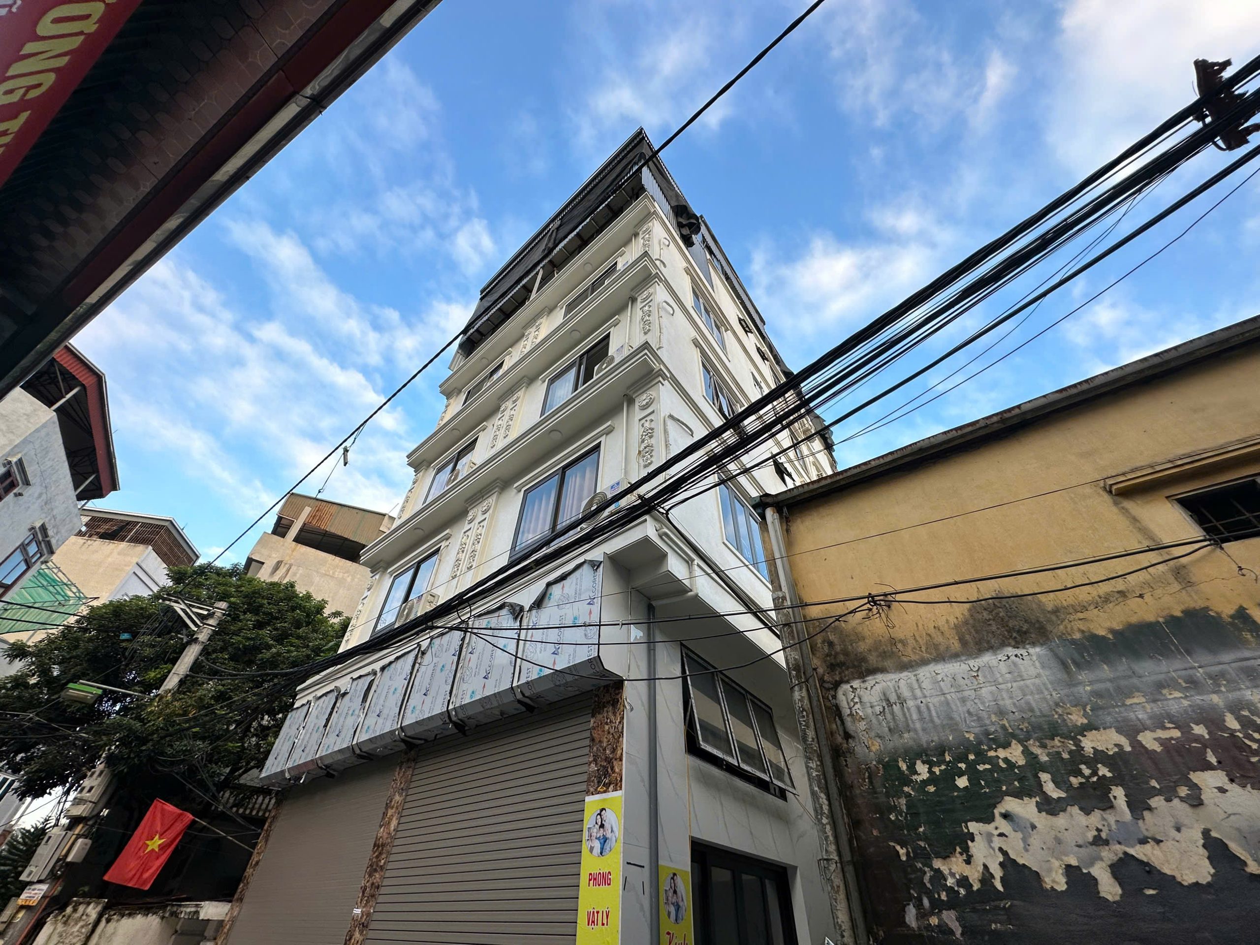 (Tin thật 100%) Bán chung cư mini lô góc 97m2 x 20P tại Đại Mỗ - Ô tô tránh - Dòng tiền 1,25 tỷ/năm