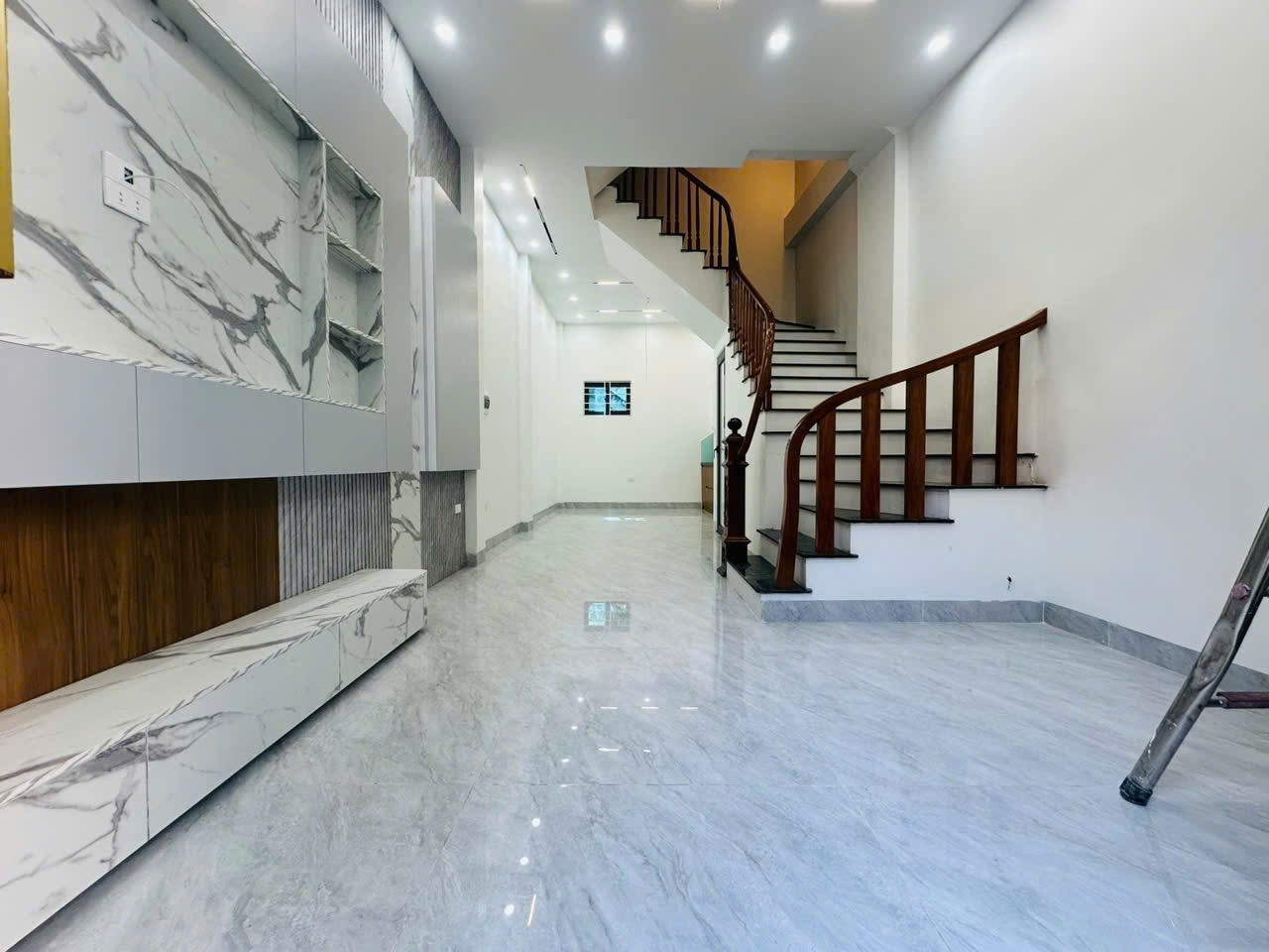 BÁN NHÀ LAI XÁ 38M - OTO ĐỖ GẦN, VÀI BƯỚC RA OTO TRÁNH - NHỈNH 6 TỶ.