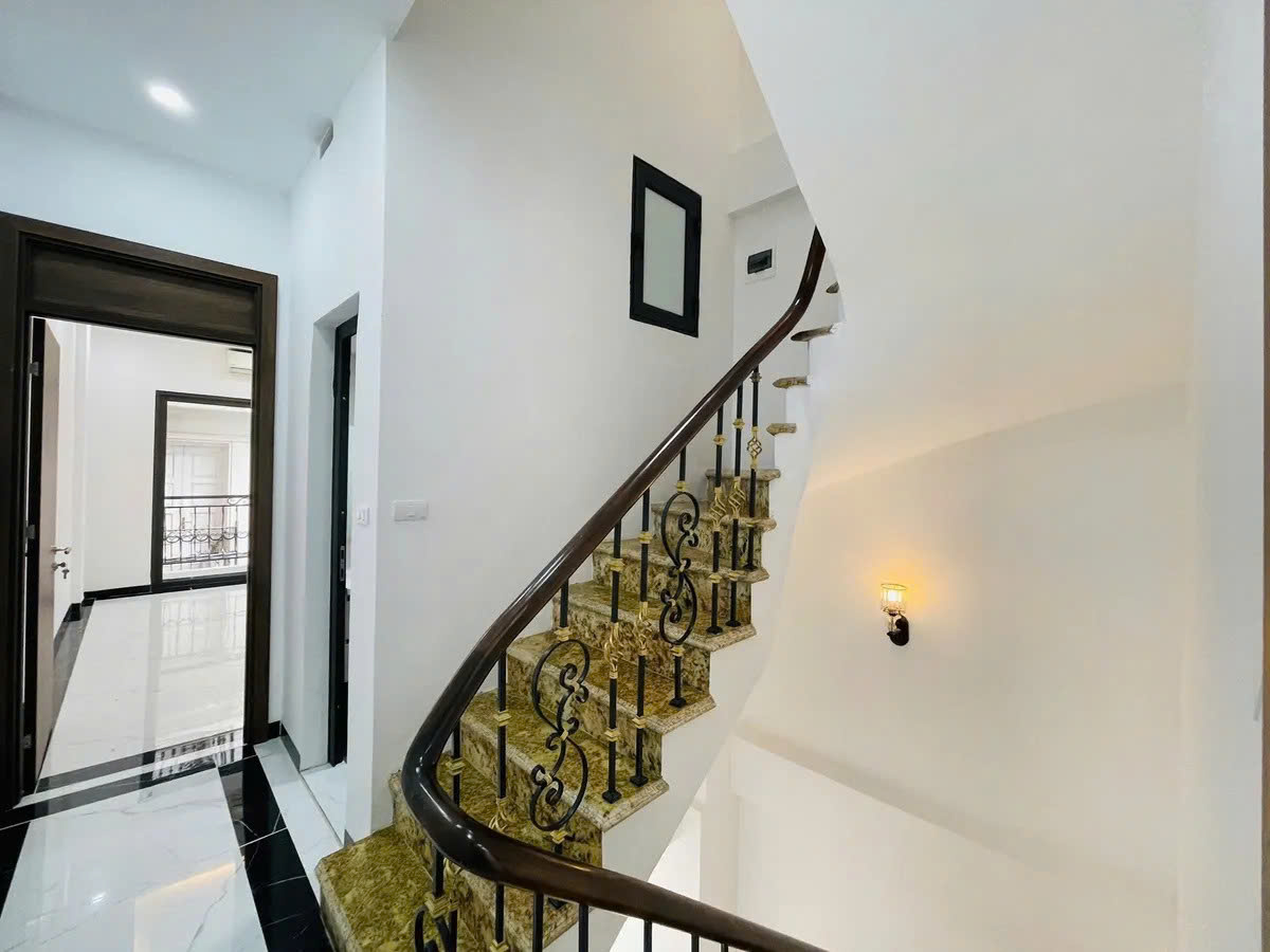 Bán Nhà Phố Tô Vĩnh Diên 43m x 4 tầng Ô Tô Đỗ Cửa Nhà Đẹp Ở Ngay 16.8 Tỷ Thanh Xuân
