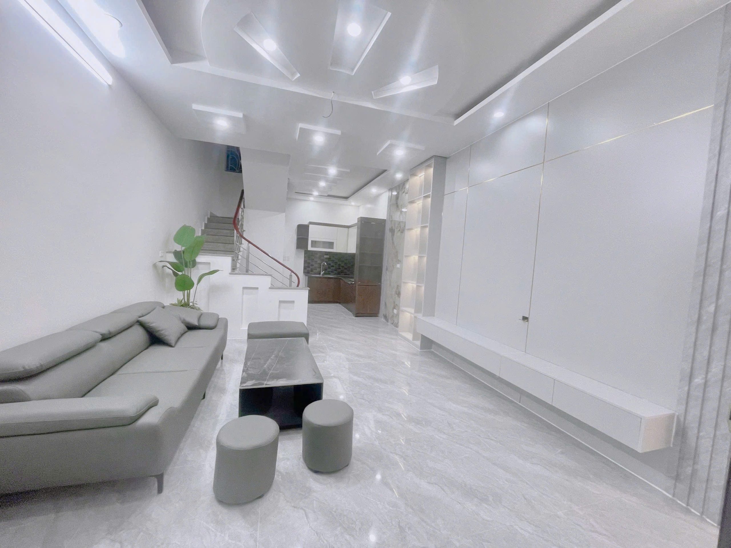 SIÊU PHẨM NHÀ 3,5 TẦNG – TRUNG TÂM 191 ĐÀ NẴNG. GIÁ CHỈ HƠN 2 TỶ – VỊ TRÍ KHÔNG THỂ ĐẸP HƠN