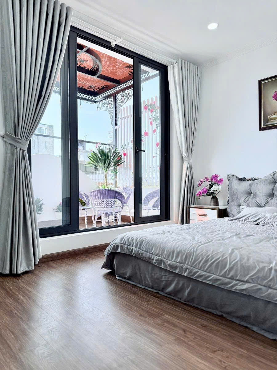 CHÙA BỘC 7 TẦNG THANG MÁY - FULL NỘI THẤT DT 46m2 Gia 19.3 ty