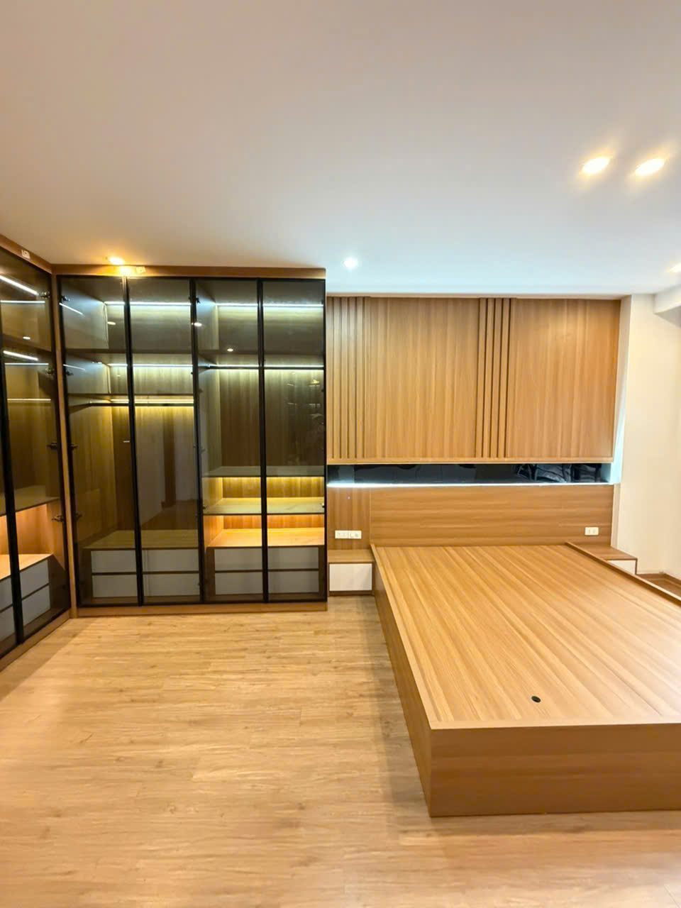 3 BƯỚC RA PHỐ - Ô TÔ VF3 ĐỖ CỬA - NHÀ DÂN XÂY CHẮC CHẮN - XÁCH VALI VÀO Ở NGAY- Xuân Đỉnh 38 m 4 tầng, mt 3.8 m, 9.5 tỷ