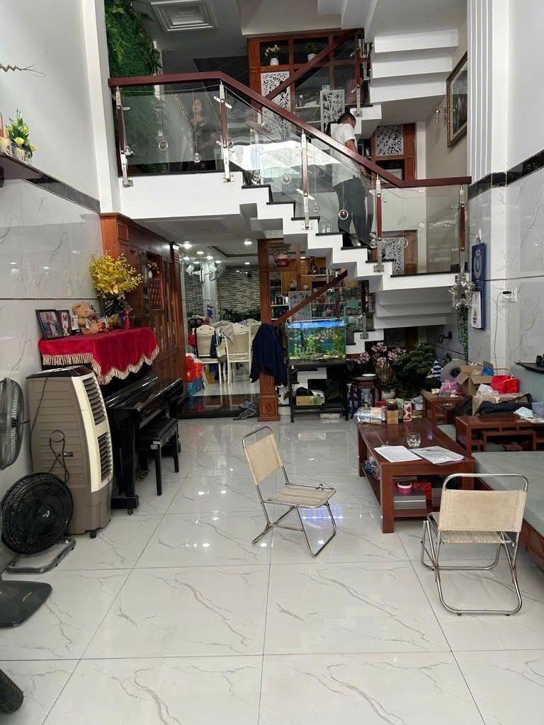 Nhà có 102 bán gấp giảm 200tr 10tỷ8 bớt lộc phạm văn chiêu gò vấp p9