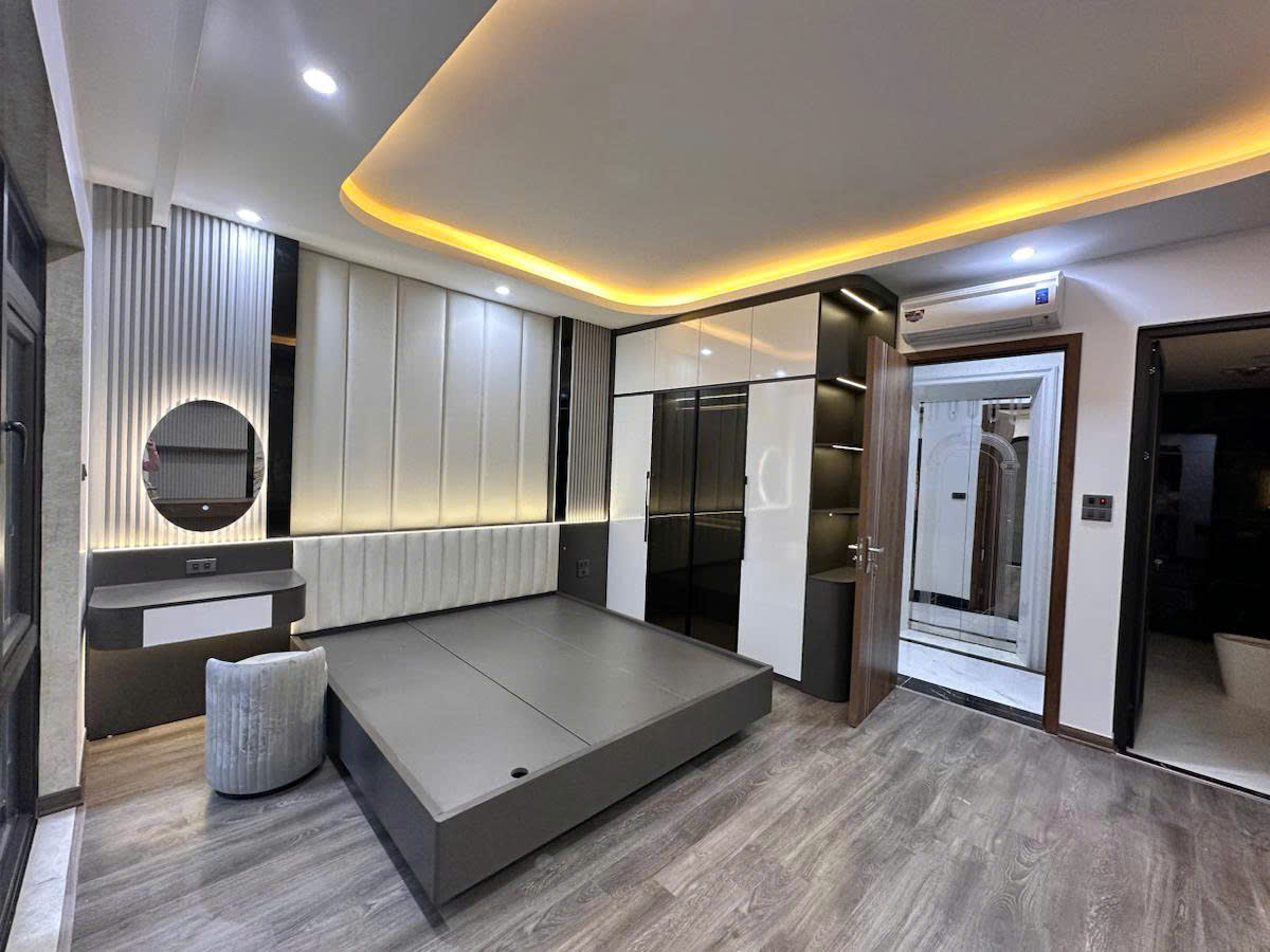 Bán NHÀ GIÁ 43 TỶ MẶT PHỐ GIẢNG VÕ BA ĐÌNH – 98M² – 5 TẦNG – MẶT TIỀN 3.5M