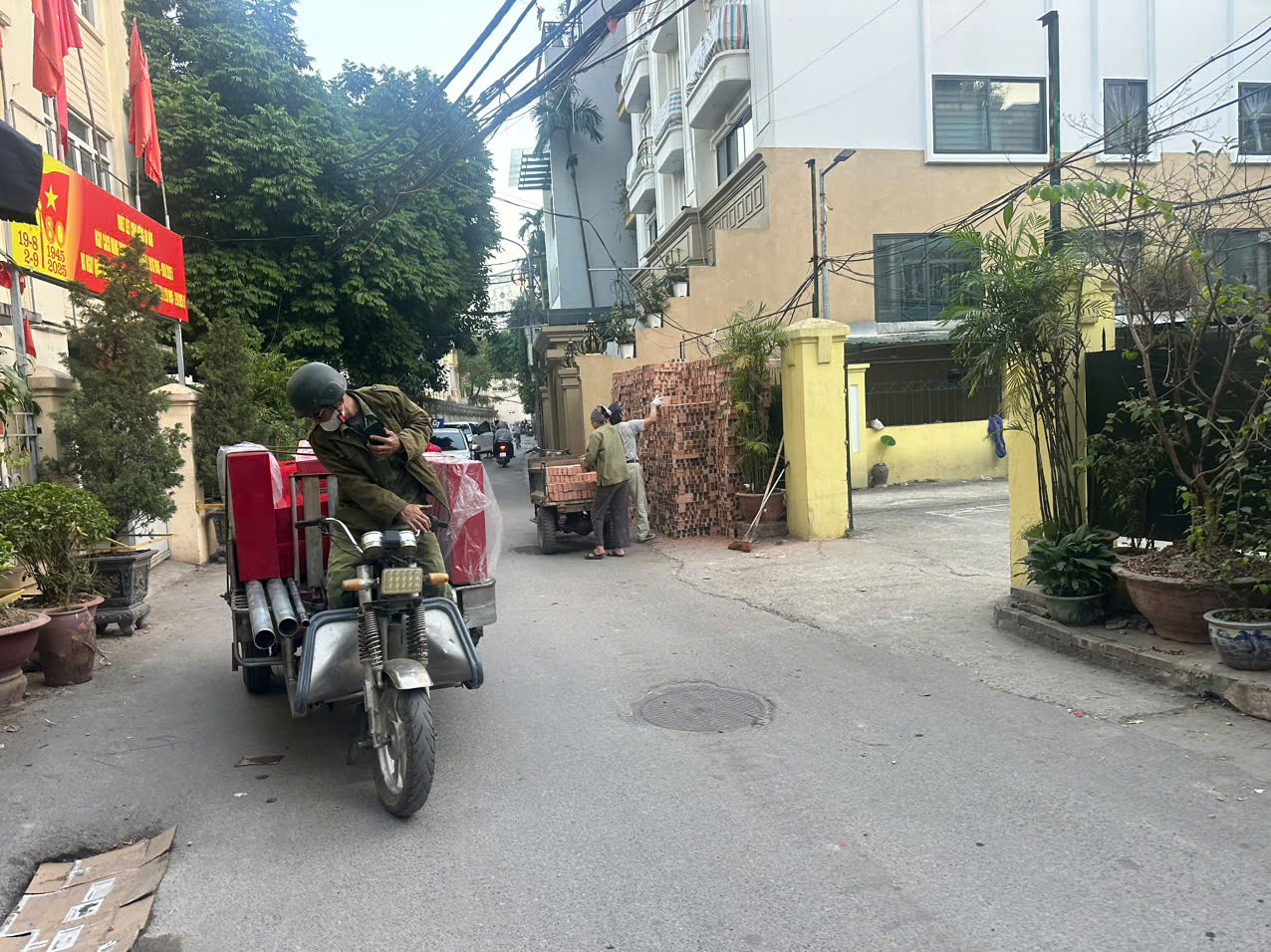 [Duy nhât] bán nhà Võng Thị Trích Sài ô tô vào nhà, 103m lô góc, mặt tiền rộng chỉ 32 tỷ