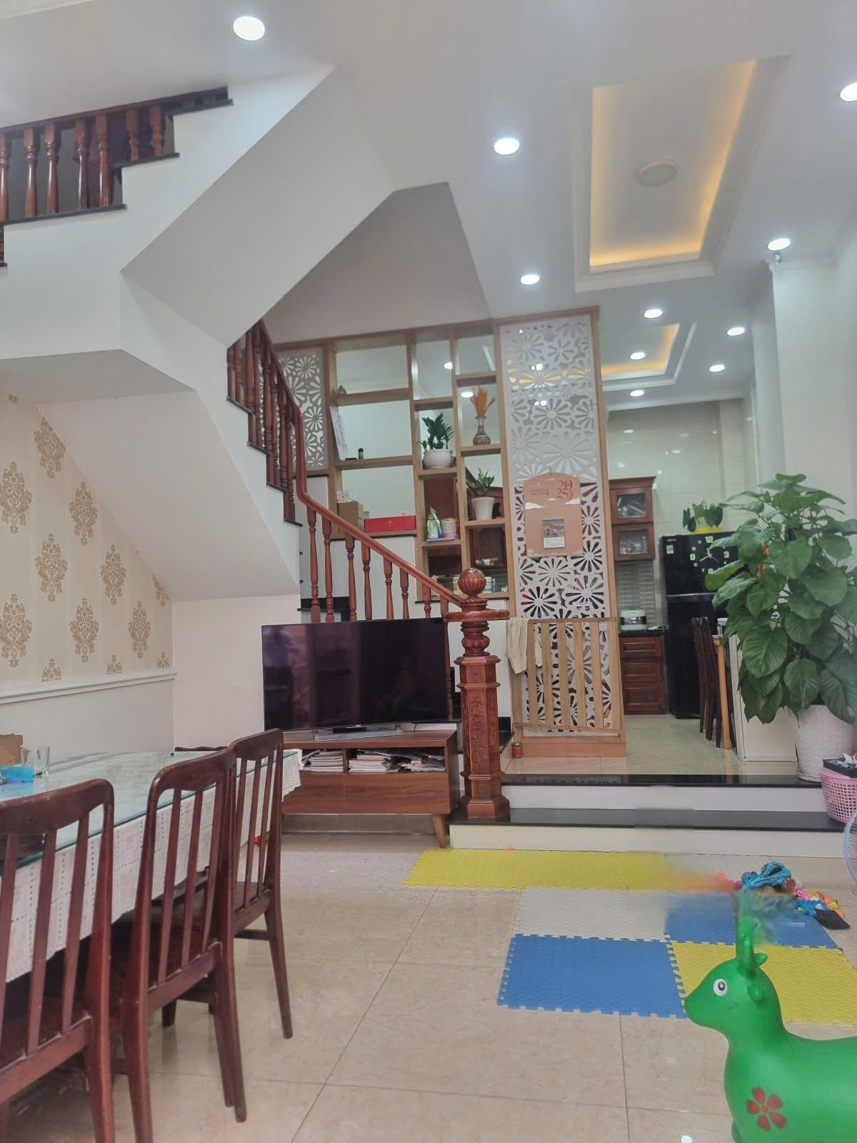 Hẻm ô tô - khu cao tầng - nhà5tầng - Lê Quang ĐỊnh - 45m2 - 5PN - Sổ đẹp vuông - 8.8 tỷ TL