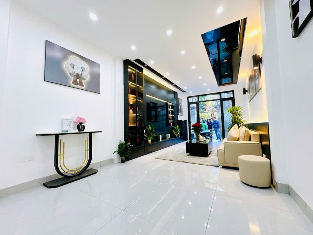 Bán nhà đẹp Phúc Đồng thoáng trước sau- gần oto105m 5 tầng mặt tiền rộng nhỉnh 12ty