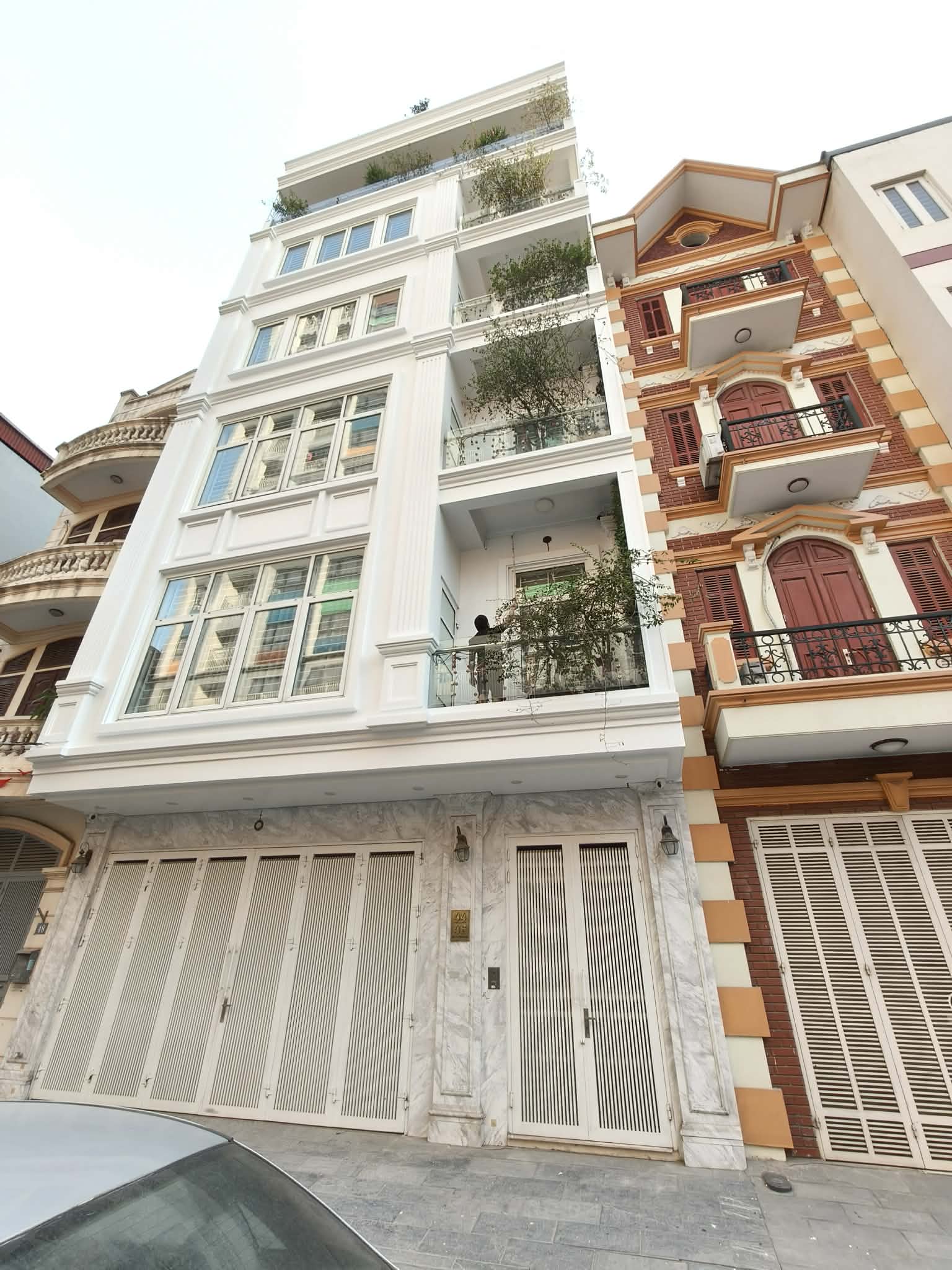 BÁN NHÀ PL QUÂN ĐỘI, GARA, PHỐ PHÙNG CHÍ KIÊN, CẦU GIẤY, HÀ NỘI, DT GẦN 80M, MT GẦN 5M, GIÁ 29 TỶ.