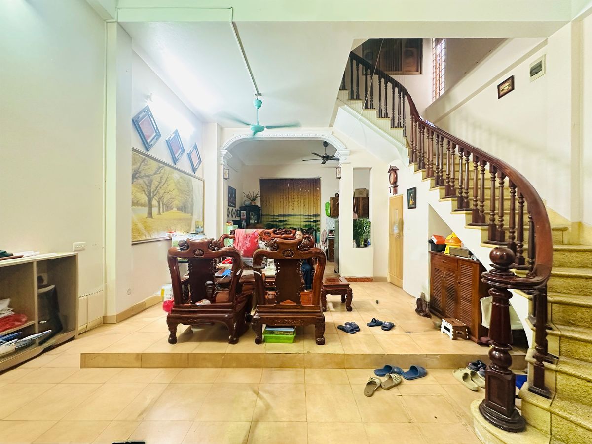 [279] Siêu phẩm 3 mặt thoáng tại Đặng Tiến Đông, TT Đống Đa, dân xây chắc chắn, 20mra ô tô. Sổ đỏ hoa hậu