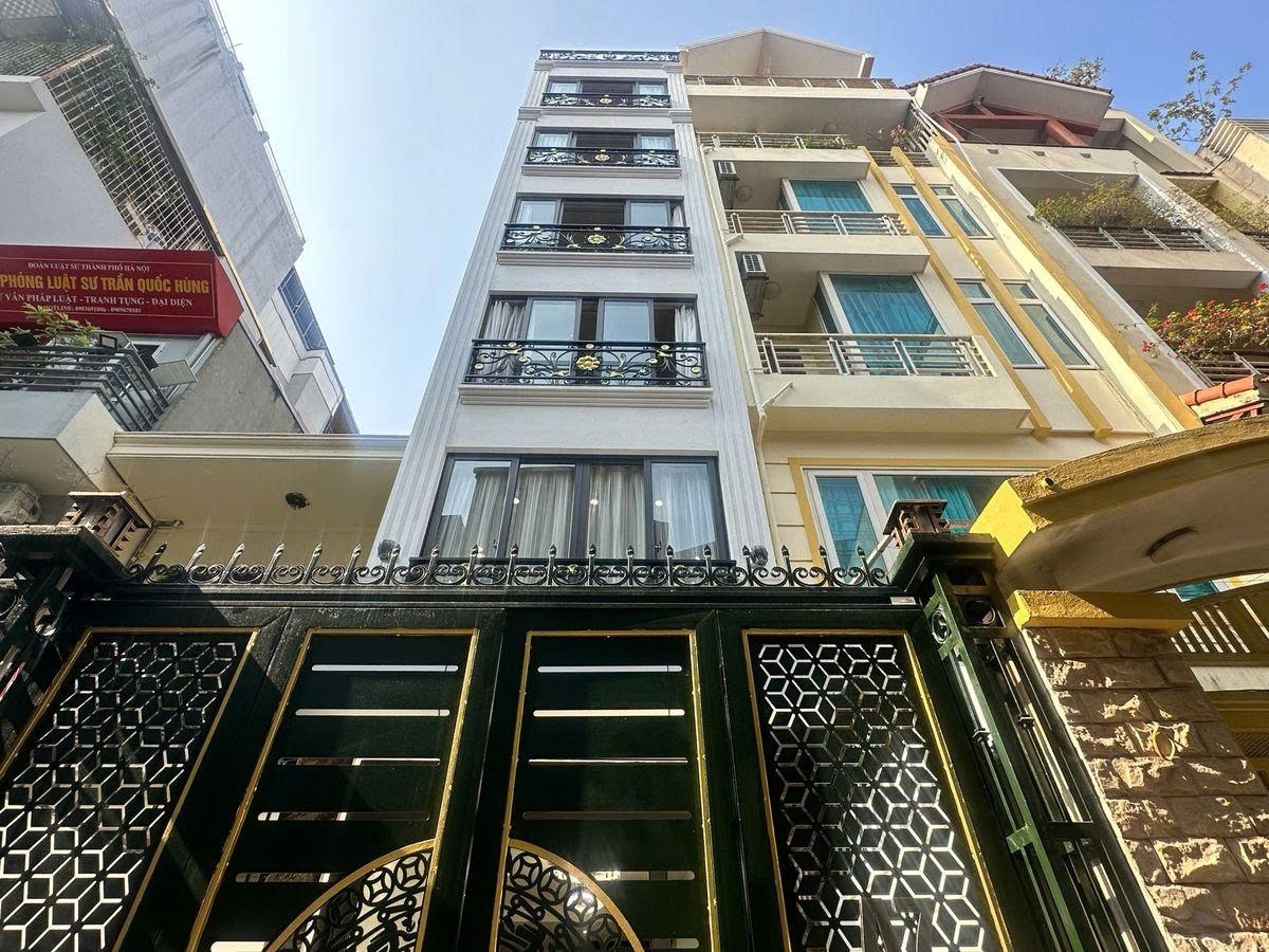 BÁN NHÀ PHỐ HOÀNG CẦU, ĐỐNG ĐA 71m 7 TẦNG THANG MÁY – Ô TÔ TRÁNH – SÁT HỒ HOÀNG CẦU