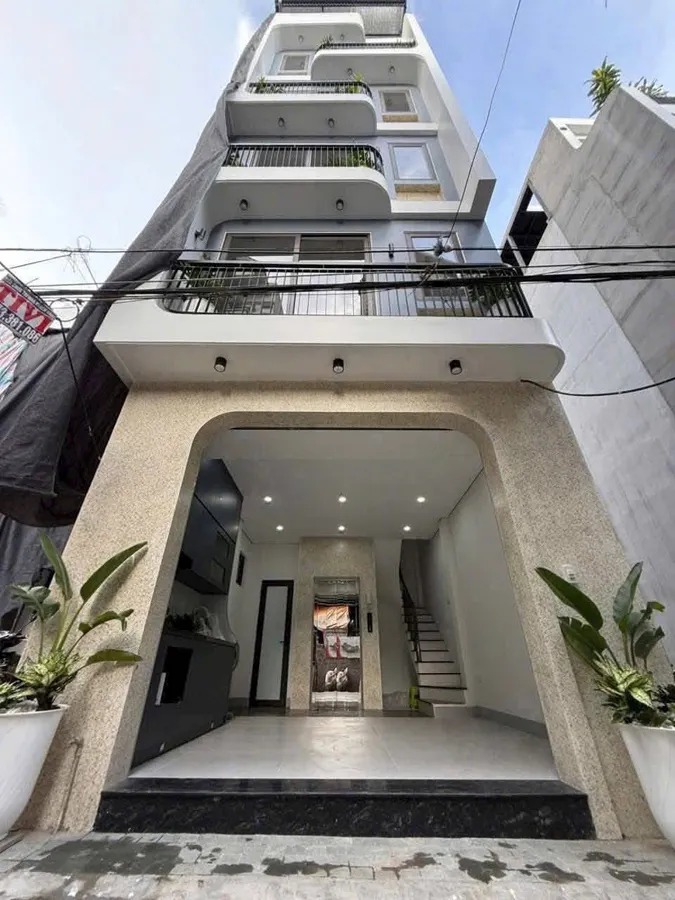 NHÀ MỚI ĐẸP LONG BIÊN HÀ NỘI 6 TẦNG 30M NHỈNH 8 TỶ THANG MÁY, FULL NỘI THẤT, OTO QUA NHÀ