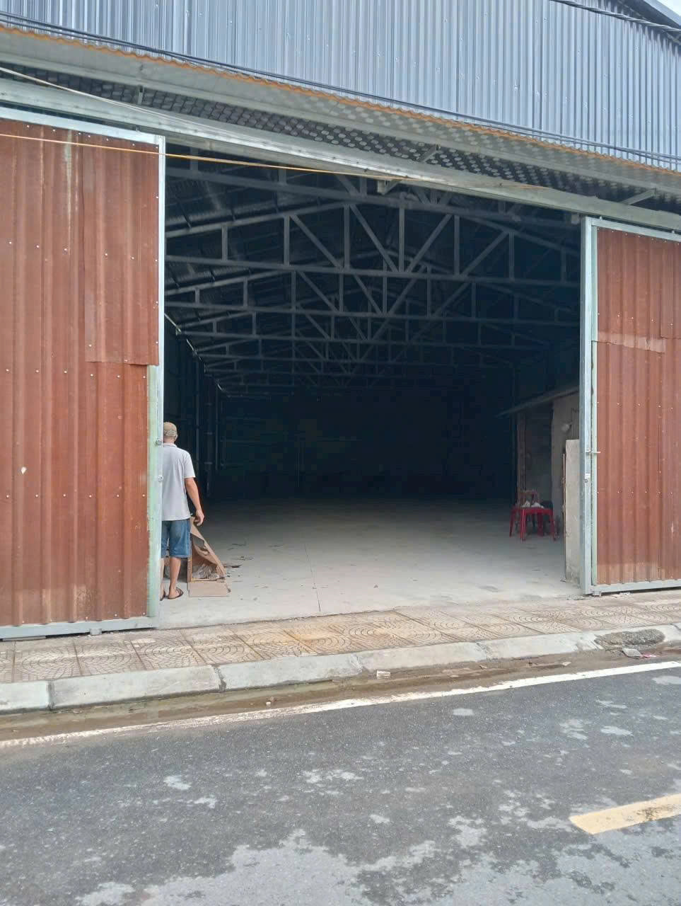 Bên em có Xưởng cho thuê với dt 450m2 thuộc mặt đường liên thôn Vân Côn, xã An Khánh, HN