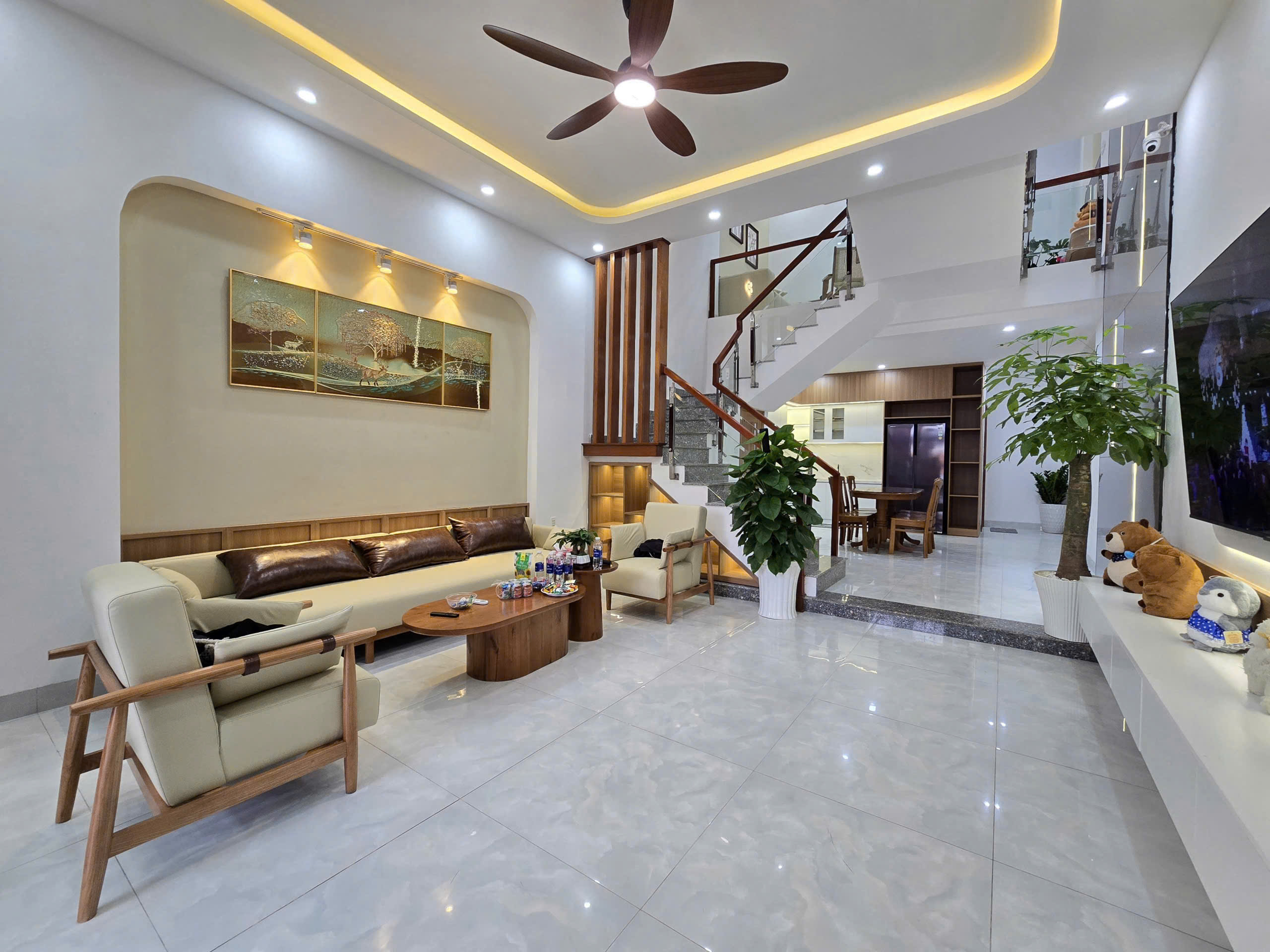 Bán nhà 3 tầng 3 mê đường Bàu Năng 6 - FULL nội thất