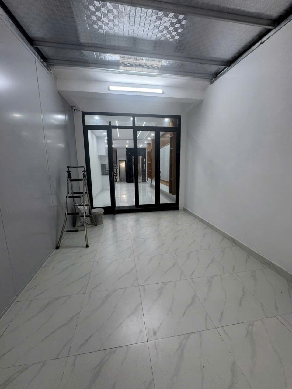 Bán nhà 5Tx55m2 mới tinh đường Lê Trọng Tấn, đối diện Park City – ô tô vào nhà.