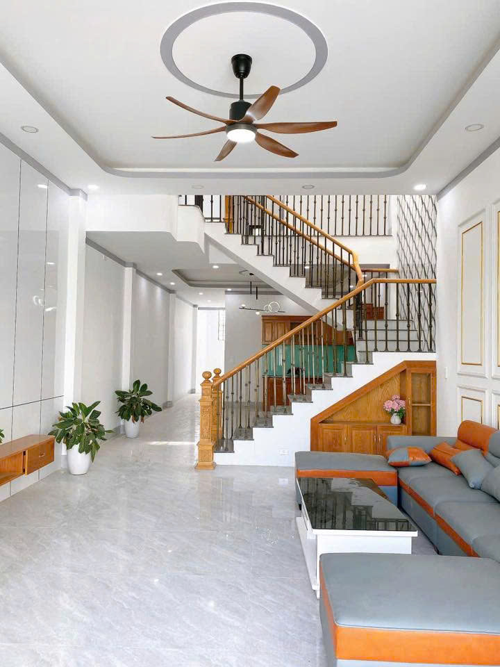 Cần bán nhanh căn nhà vị trí đẹp, chủ thiện chí giảm mạnh còn 950 triệu.