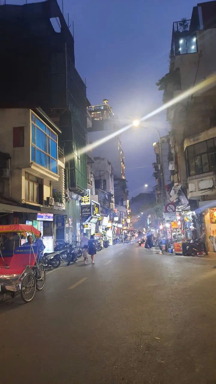 MẶT PHỐ HÀNG BÈ – 27M² – PHỐ CỔ HOÀN KIẾM KINH DOANH ĐỈNH – DÒNG TIỀN KHỦNG – HIẾM NHÀ BÁN