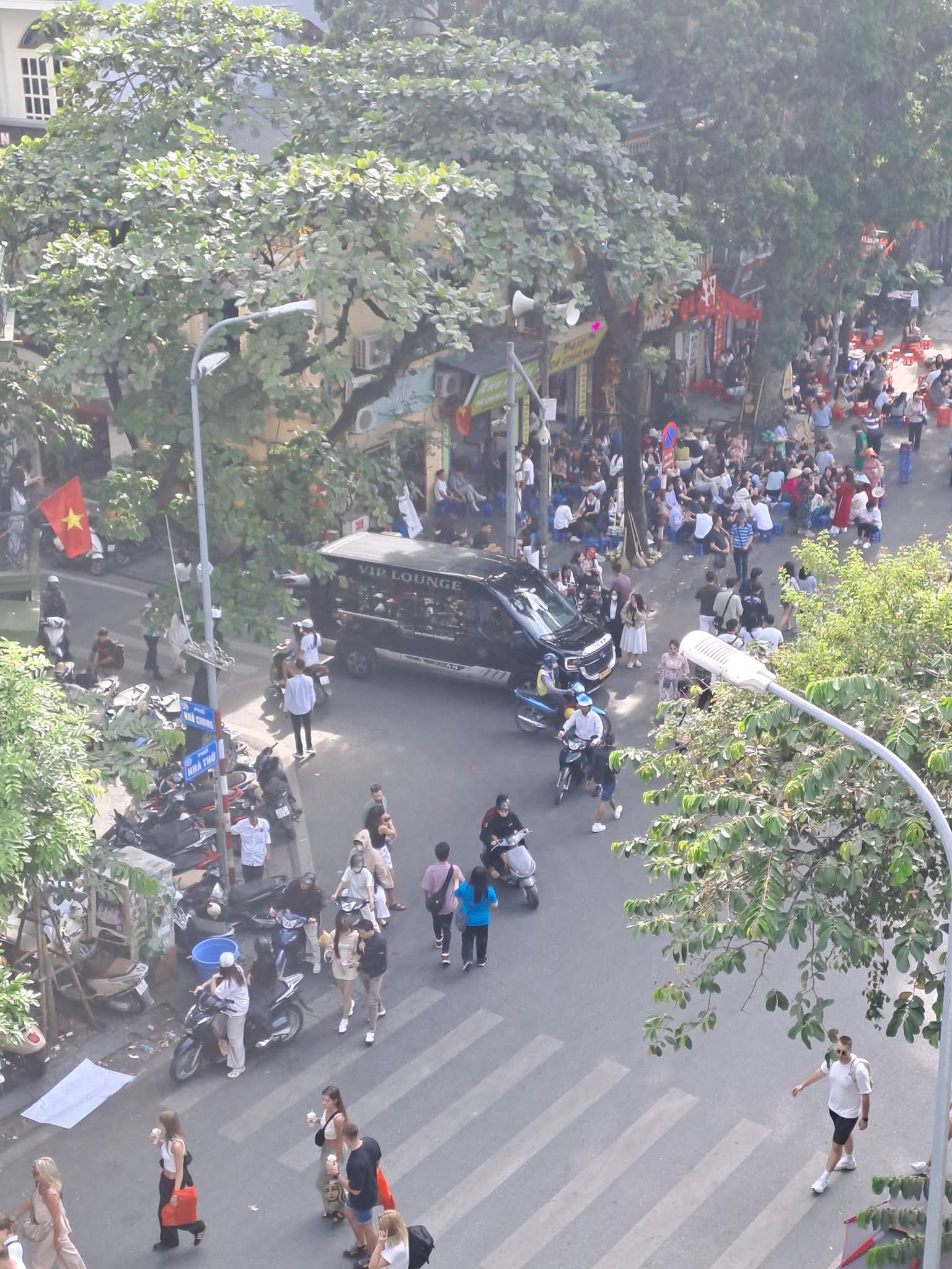 BÁN NHÀ RIÊNG – Ô TÔ TẢI 5 TẤN ĐỖ GIỮA CỬA KHU PHÂN LÔ CÁN BỘ TRUNG ƯƠNG – NAM THÀNH CÔNG