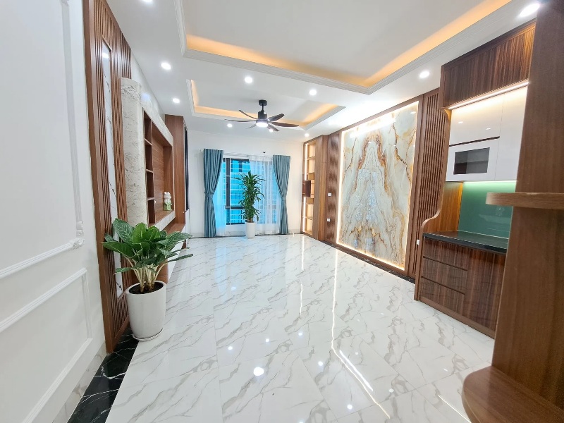 SIÊU PHẨM PHÂN LÔ– VỈA HÈ – Ô TÔ TRÁNH – THANG MÁY – DÒNG TIỀN ĐỈNH CAO, LÁNG HẠ, ĐỐNG ĐA