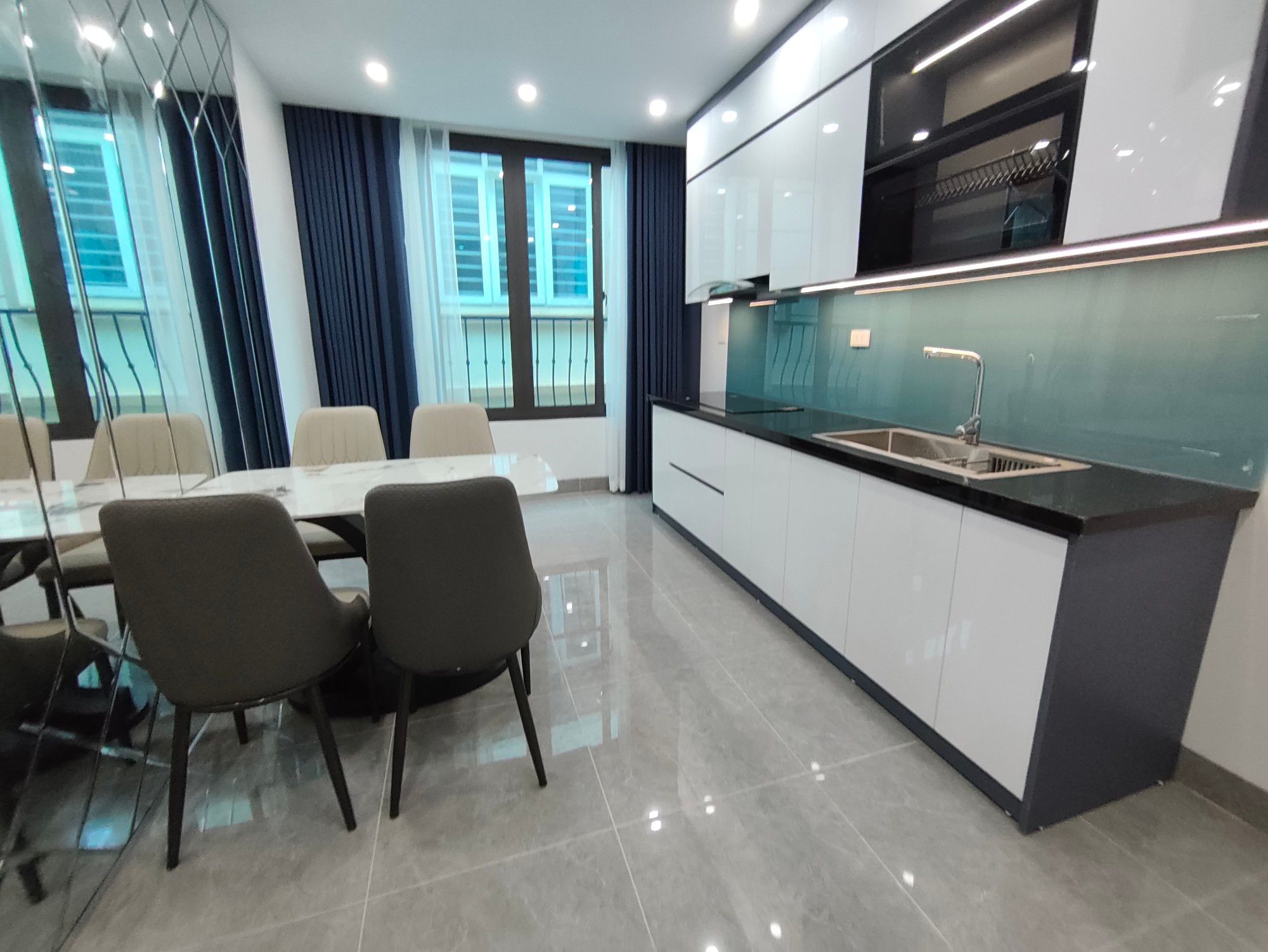 NHÀ MỚI – THANG MÁY – NGÕ 1 BÙI XƯƠNG TRẠCH