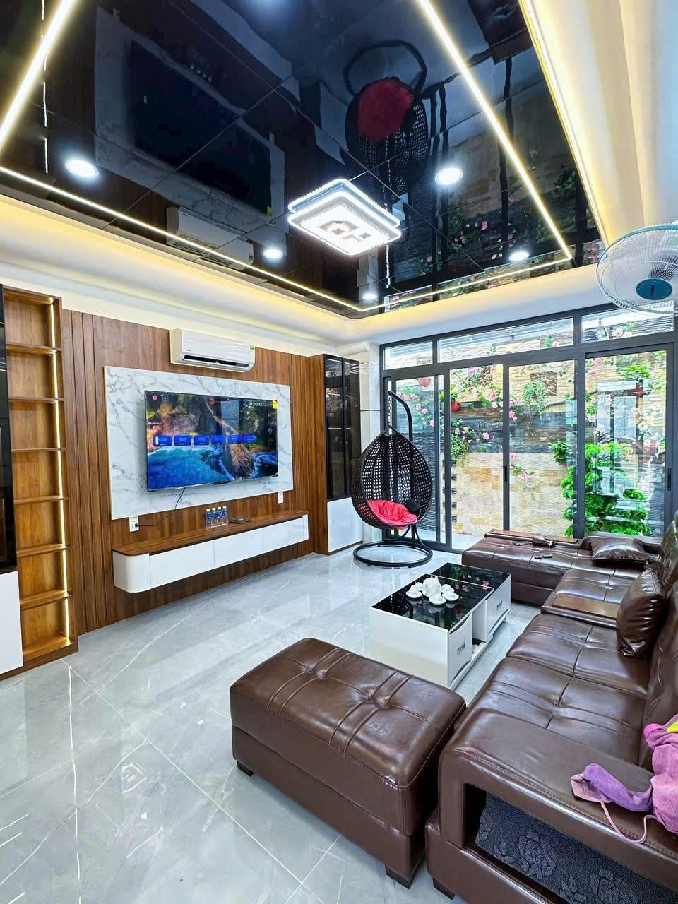 SIÊU PHẨM NHÀ 5 TẦNG + CÓ THANG MÁY – GIÁ 9,5 TỶ ✅