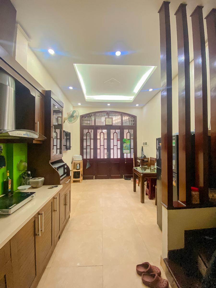 Bán nhà Đống Đa, 5 tầng , 3 ngủ, 7.85 tỷ