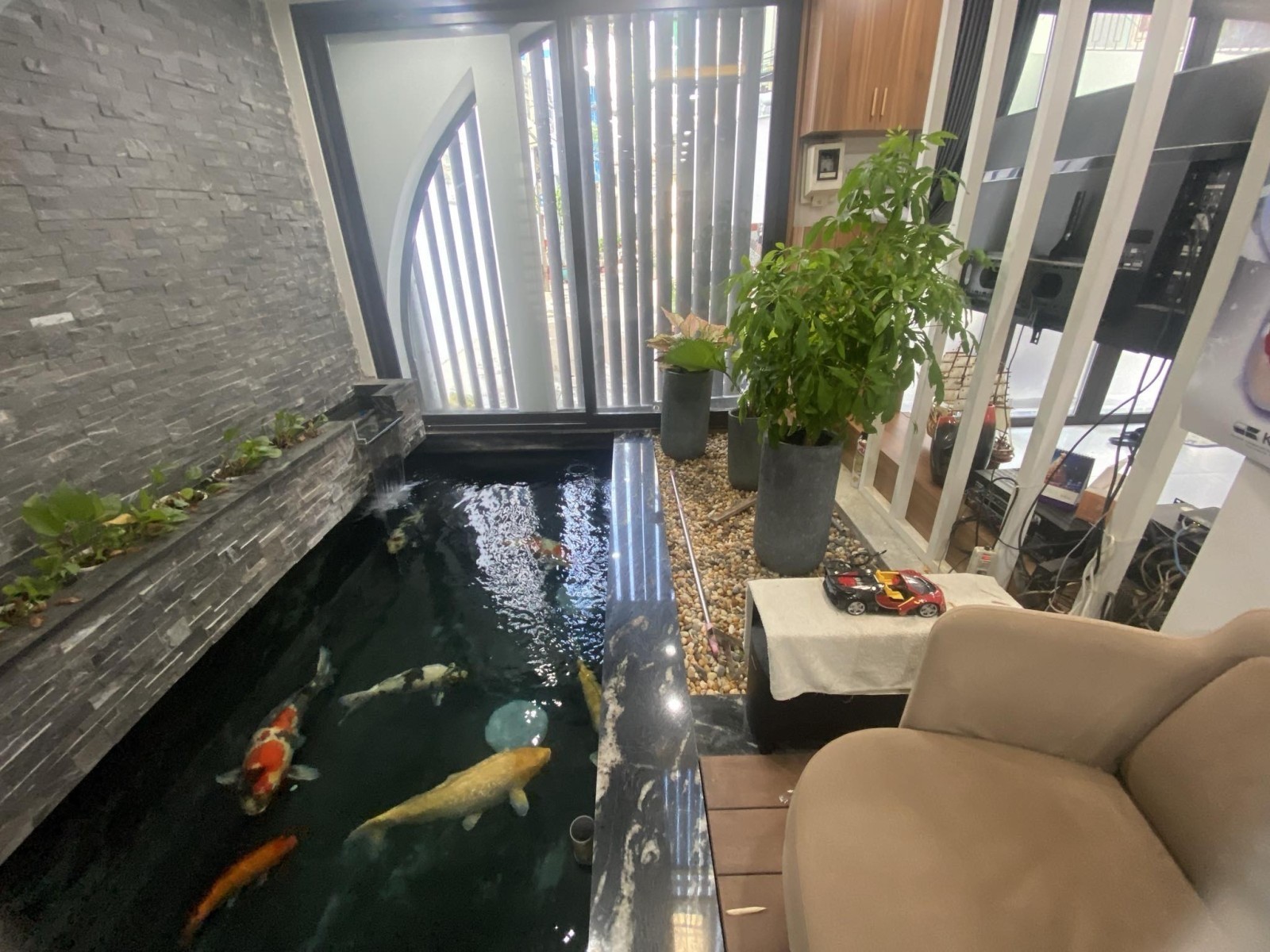 GIẢM 5.3 TỶ - NHÀ ĐẸP NGANG 7.5M - THANG MÁY XỊN - HOÀNG VĂN THỤ - CHỈ 17.9 TỶ