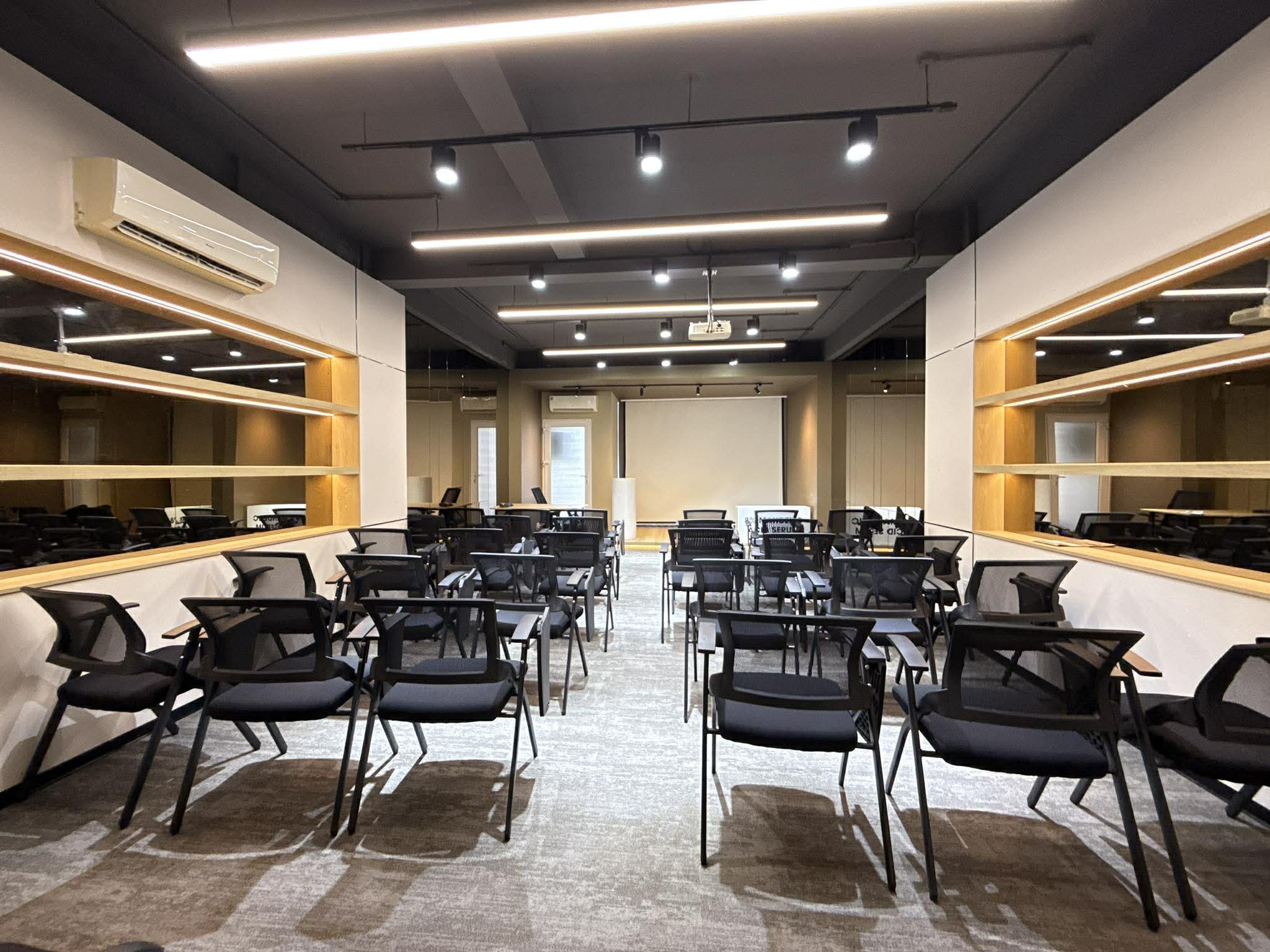 TÒA NHÀ 184m2 (5.6x35) MT UNG VĂN KHIÊM - HẦM 8 TẦNG - DÒNG TIỀN SẴN 150 TRIỆU/THÁNG