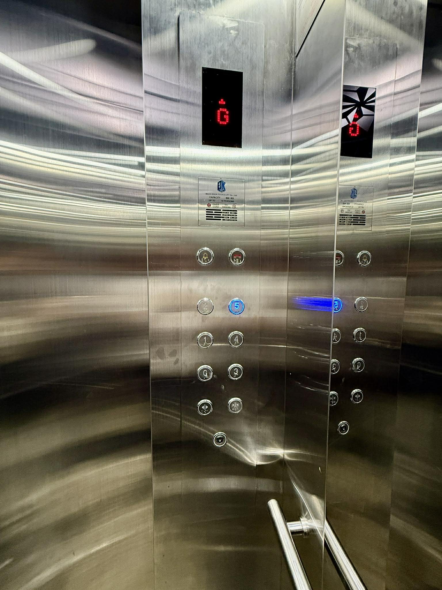 GÒ VẤP - TOÀ CHDV 458m2 NỞ HẬU 24m - 7 TẦNG 76 PHÒNG - DÒNG TIỀN 200 TRIỆU/THÁNG