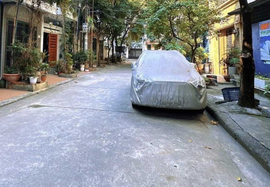 NGỌC KHÁNH - BA ĐÌNH - VỈA HÈ - OTO TRÁNH ĐỖ - THANG MÁY