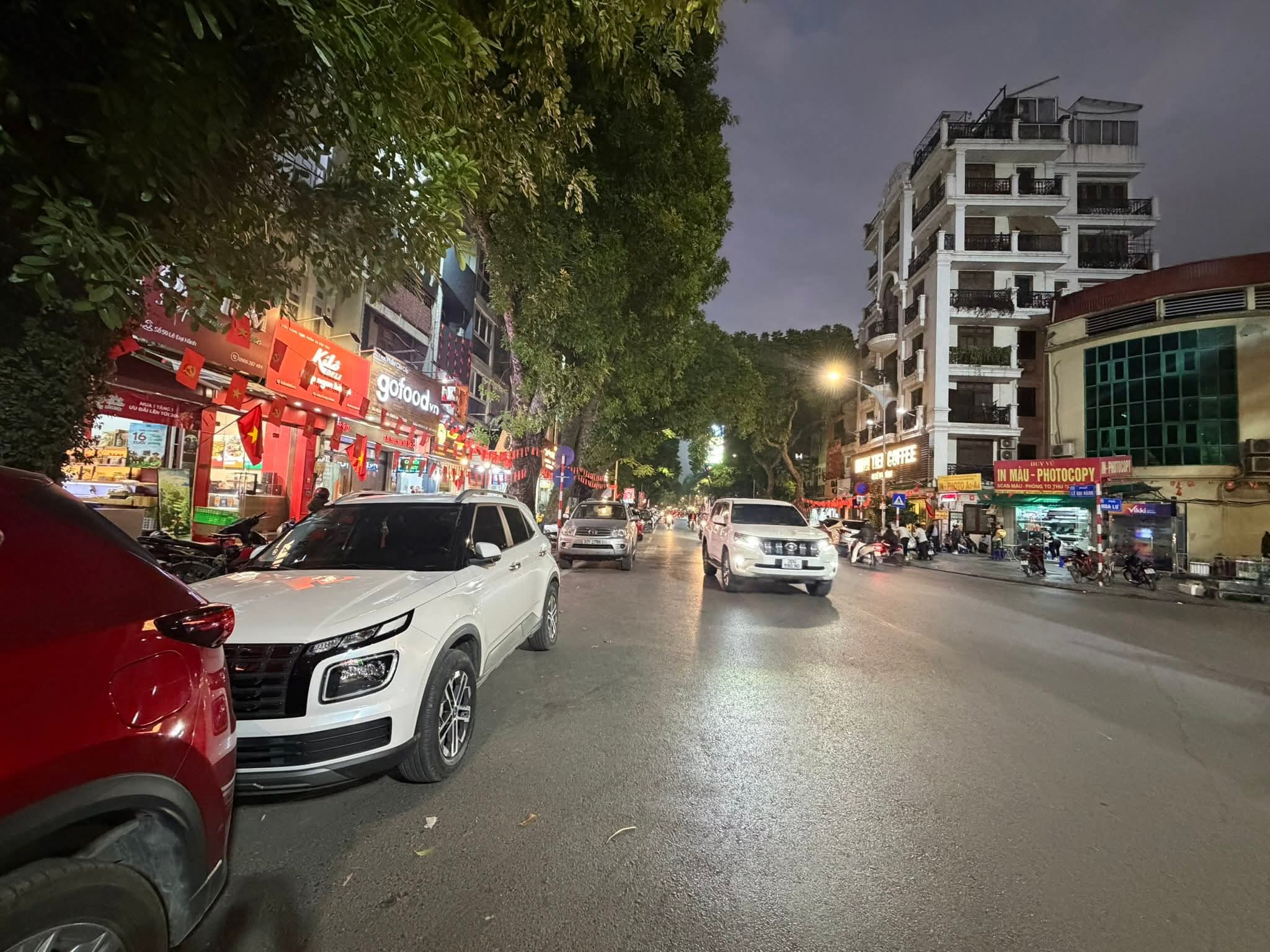 MẶT PHỐ LÊ ĐẠI HÀNH - PHỐ CỔ - VỈA HÈ - KINH DOANH ĐA DẠNG