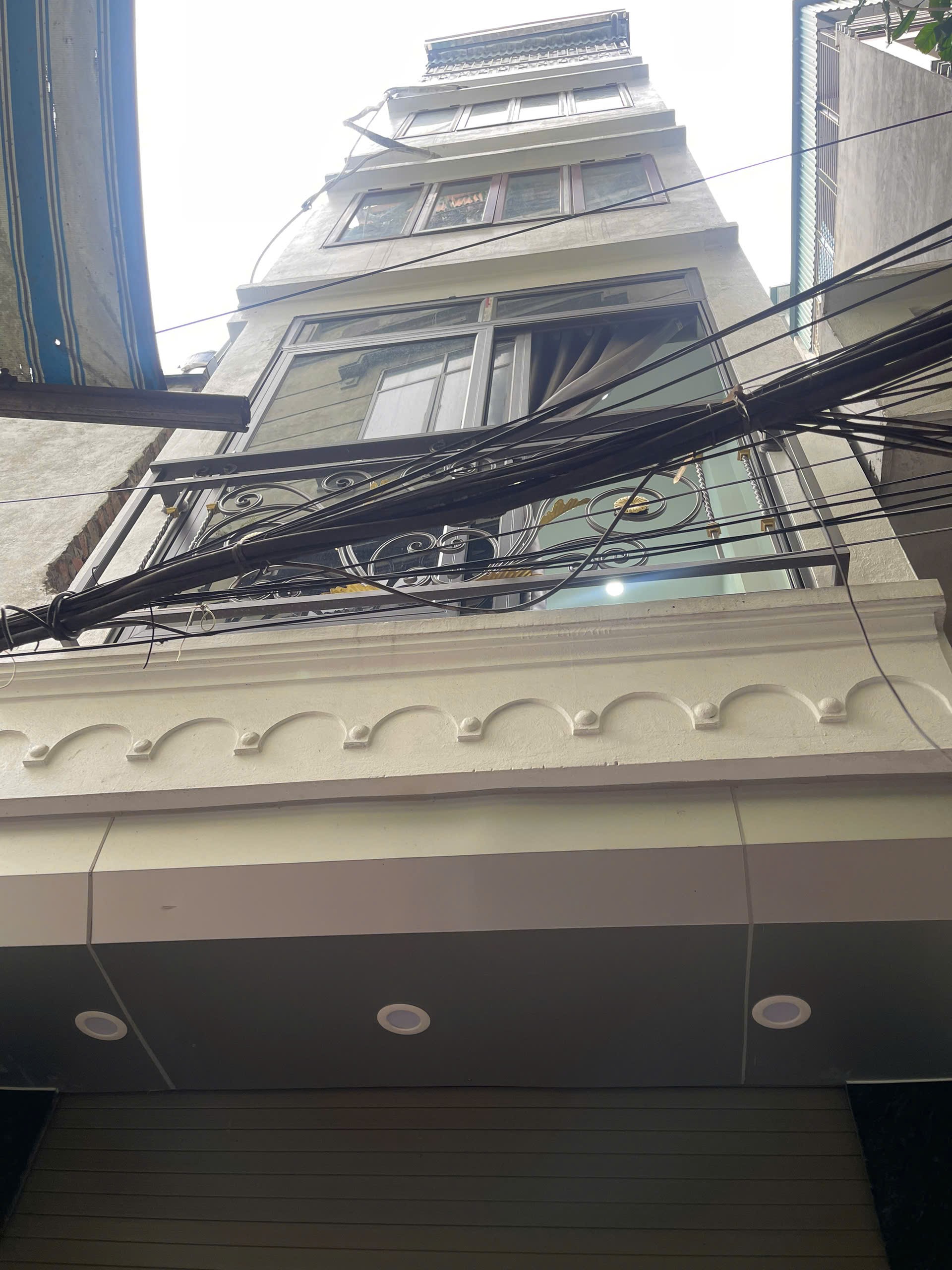 Nhà đẹp – vị trí vàng – Trần Khát Chân - cách mặt phố chỉ 1 nhà - 9.39 tỷ