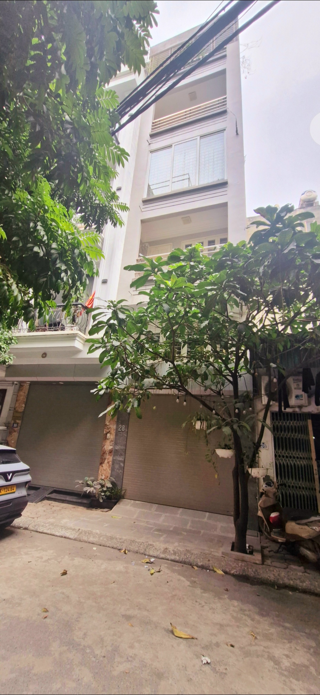 PHÂN LÔ -CHIẾN THẮNG - VĂN QUÁN- HÀ ĐÔNG- Dtsd 42m², 4T, mt 6m, 13,x tỷ( x bé xíu)-Ở Luôn- Nhà Dân Xây rất mới