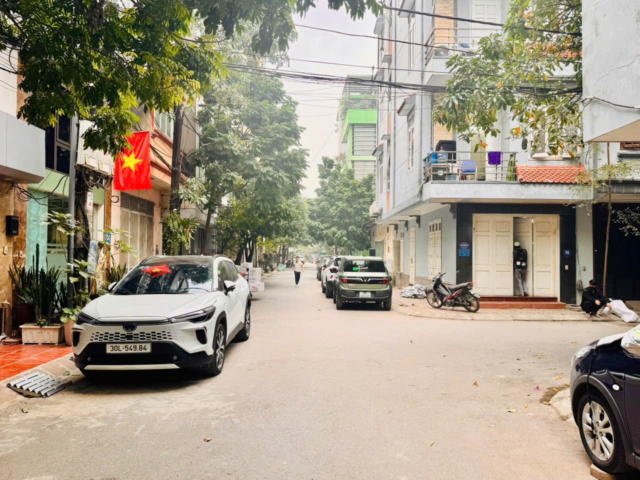 LIỀN KỀ- DÃN DÂN -CHIẾN THẮNG - VĂN QUÁN- HÀ ĐÔNG- Dtsd 42m², 4T, mt 6m, 13,x tỷ( x bé xíu)-Ở Luôn- Nhà Dân Xây rất mới