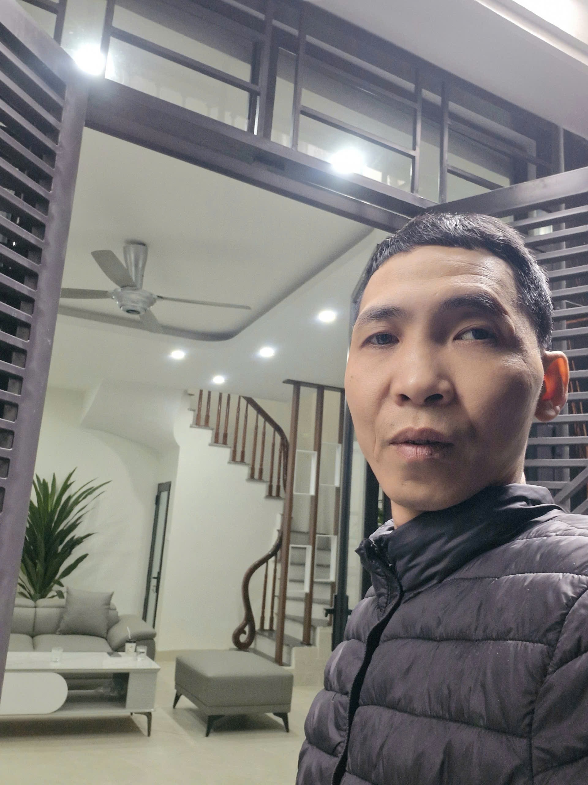 CĂN HIẾM- Phố Ngọc Trục- Đại Mỗ Hà Đông- 40m², 5T mt 4,8m, 7,4 tỷ có TL- ô tô đỗ cổng- Lô Góc thoáng sáng- Nở Hậu - Nhà Dân xây