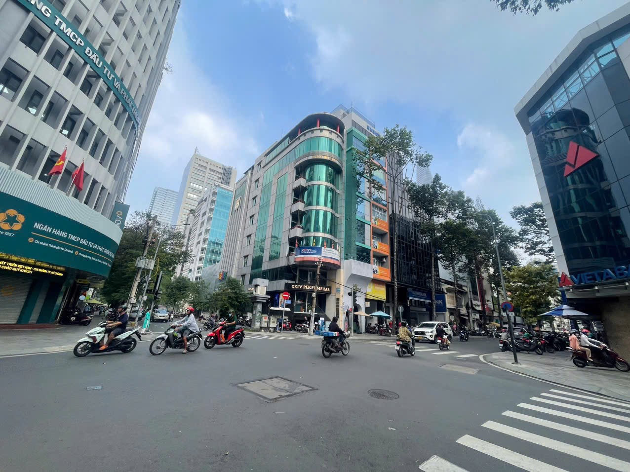 BÁN NHÀ MẶT TIỀN VIP NGUYỄN BIỂU, P.1, QUẬN 5 GIÁ TỪ 30 tỷ GIảm Còn 26.5 tỷ