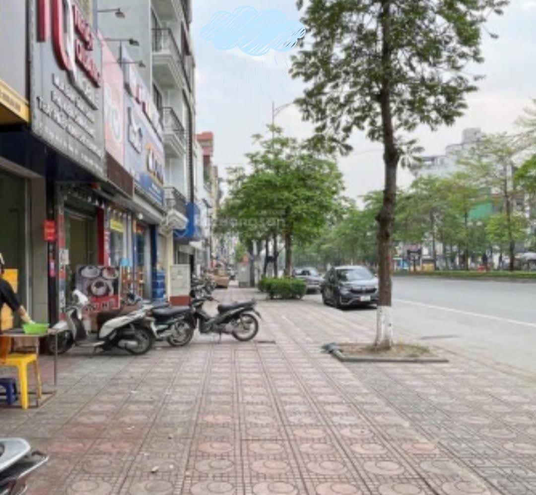 Cực hiếm có 1 không 2. Nhà 5 tầng mặt phố Thạch Bàn. Giảm 700tr còn 15,3 tỷ.