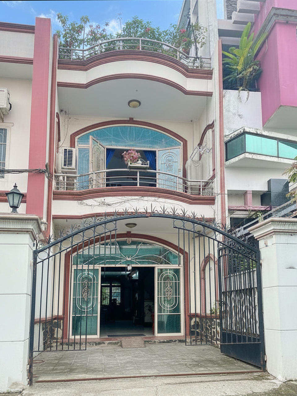 T1717 Giảm 100tr! sát Vòng Xoay An Sương, SHR, HXT, 3 tầng, 3.8x23m, 7.x tỷ