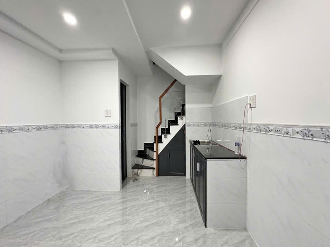 O1738 Nhà 3 tầng Ấp Đông 1-2 Hóc Môn, Vuông, 4x5m, 9xx tr