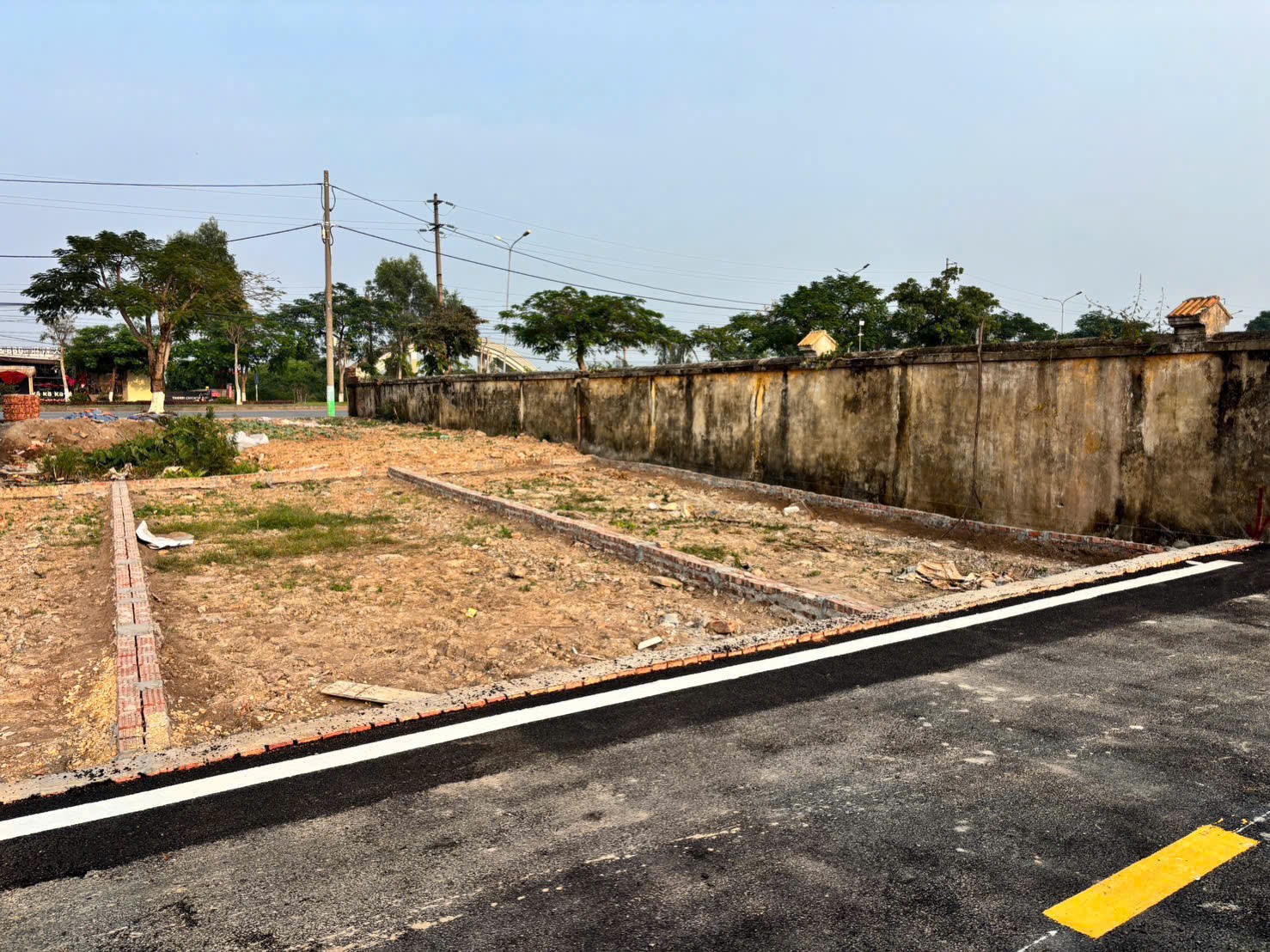 2 LÔ ĐẤT TRUNG NGHĨA 2 – CÁCH 353 CHỈ 50M – ĐƯỜNG NHỰA 4,5M – GIÁ 1,8X TỶ ZALO 0567 222 555